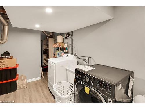 17 Melrose Avenue, Port Robinson, ON - Indoor Photo Showing Laundry Room