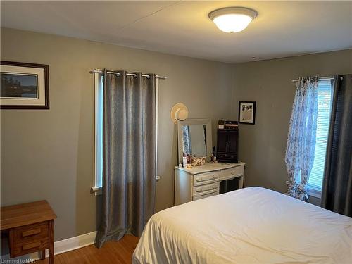 28 Rosewood Avenue, Welland, ON - Indoor Photo Showing Bedroom