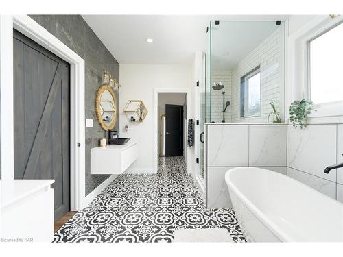 480 Pleasant Beach Road, Port Colborne, ON - Indoor Photo Showing Bathroom