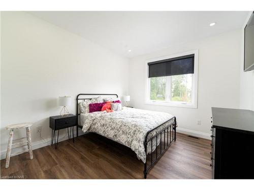 480 Pleasant Beach Road, Port Colborne, ON - Indoor Photo Showing Bedroom