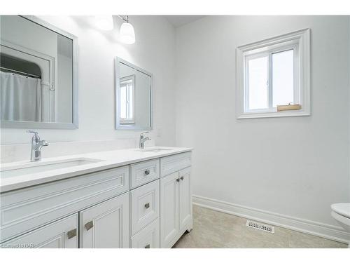 46 Chestnut Street, Port Colborne, ON - Indoor Photo Showing Bathroom