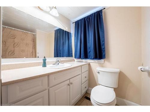 3588 Elm Street, Port Colborne, ON - Indoor Photo Showing Bathroom