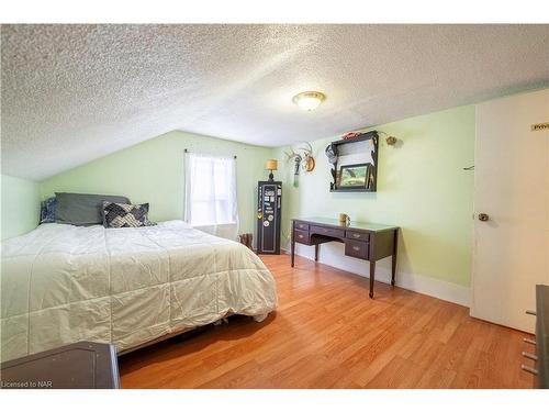 3588 Elm Street, Port Colborne, ON - Indoor Photo Showing Bedroom