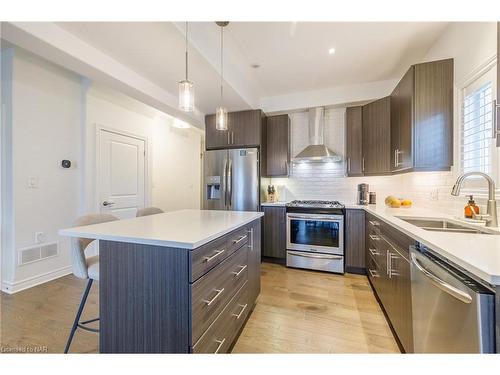 27 Harmony Way, Thorold, ON - Indoor Photo Showing Kitchen With Stainless Steel Kitchen With Double Sink With Upgraded Kitchen