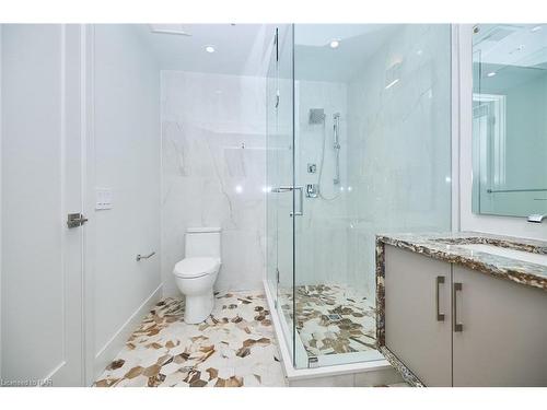 405-3823 Terrace Lane, Crystal Beach, ON - Indoor Photo Showing Bathroom