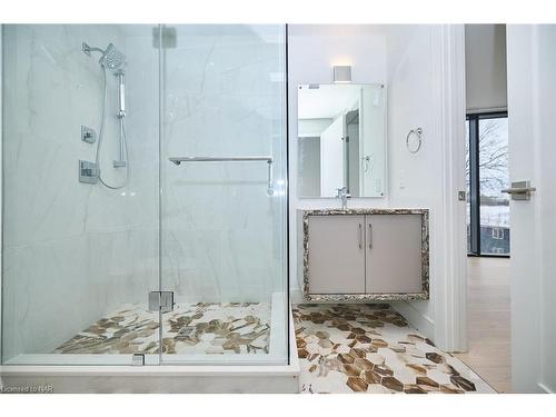 405-3823 Terrace Lane, Crystal Beach, ON - Indoor Photo Showing Bathroom