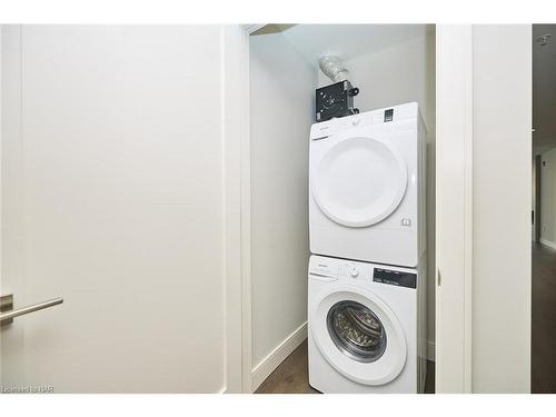 406-3823 Terrace Lane, Crystal Beach, ON - Indoor Photo Showing Laundry Room