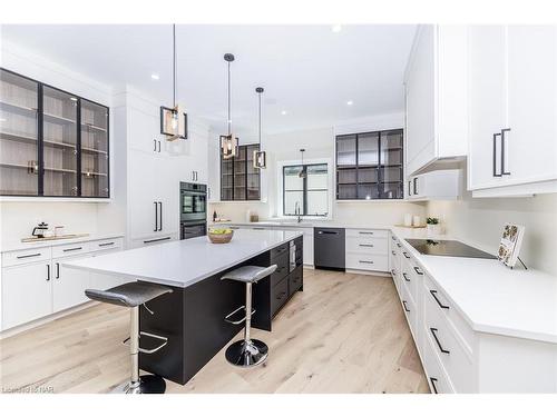 94 Millpond Road, Niagara-On-The-Lake, ON - Indoor Photo Showing Kitchen With Upgraded Kitchen