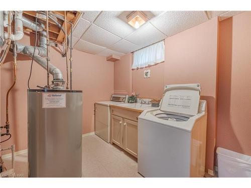 7 Dobbie Road, Thorold, ON - Indoor Photo Showing Laundry Room