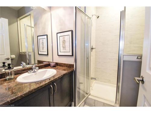19 Dorchester Boulevard S, St. Catharines, ON - Indoor Photo Showing Bathroom