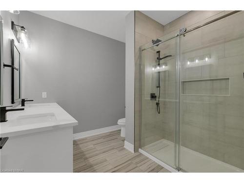 265 Lancaster Drive, Port Colborne, ON - Indoor Photo Showing Bathroom