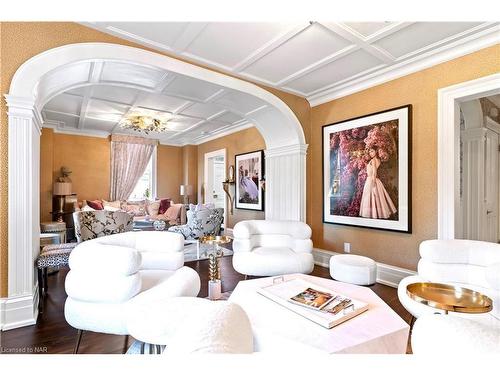 94 Prideaux Street, Niagara-On-The-Lake, ON - Indoor Photo Showing Living Room