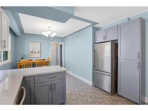 31 Kent Street, St. Catharines, ON - Indoor Photo Showing Kitchen