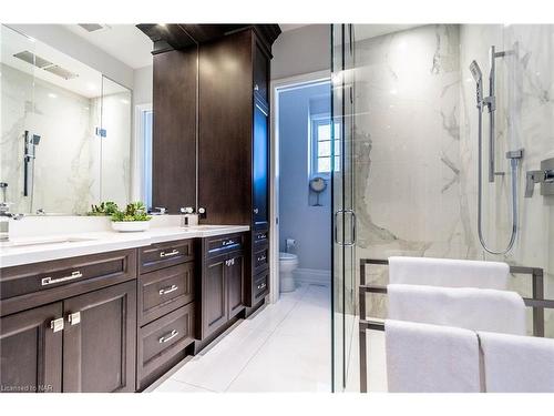 19 Newport Beach Boulevard, Crystal Beach, ON - Indoor Photo Showing Bathroom