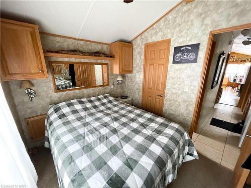 36-334 Rattlesnake Road, Lowbanks, ON - Indoor Photo Showing Bedroom