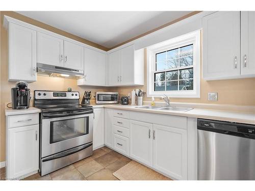 307 Helen Street, Crystal Beach, ON - Indoor Photo Showing Kitchen With Double Sink