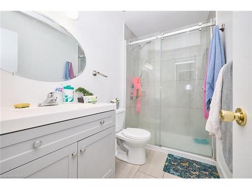 3-254 Bertie Street, Fort Erie, ON - Indoor Photo Showing Bathroom