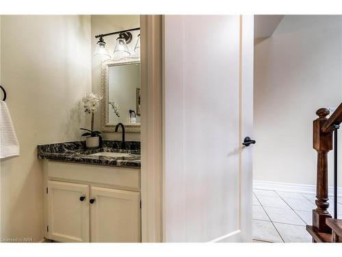 24 Sikorski Avenue, St. Catharines, ON - Indoor Photo Showing Laundry Room