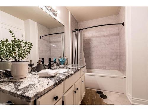 24 Sikorski Avenue, St. Catharines, ON - Indoor Photo Showing Bathroom