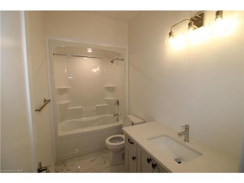 4148 Village Creek Drive, Stevensville, ON - Indoor Photo Showing Bathroom