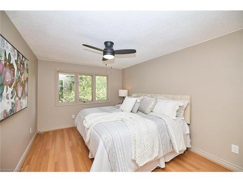 38-178 Scott Street, St. Catharines, ON - Indoor Photo Showing Bedroom