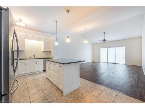 34 Sandalwood Common, St. Catharines, ON - Indoor Photo Showing Kitchen With Double Sink