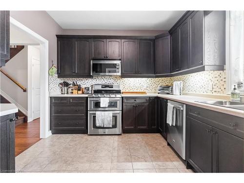 4511 Miller Road, Port Colborne, ON - Indoor Photo Showing Kitchen With Upgraded Kitchen