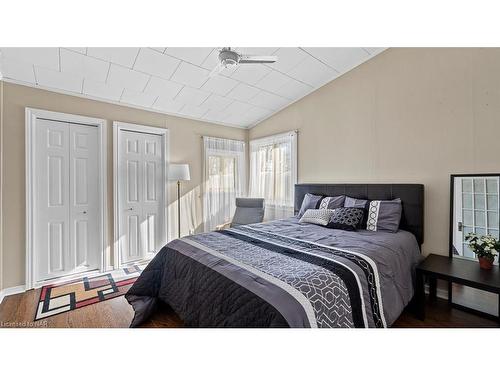 624 Daytona Drive, Fort Erie, ON - Indoor Photo Showing Bedroom