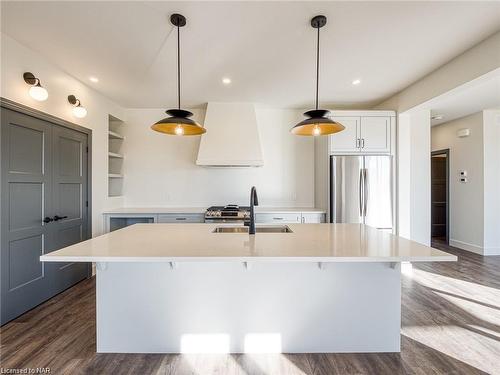 75 Trailview Drive, Tillsonburg, ON - Indoor Photo Showing Kitchen With Upgraded Kitchen