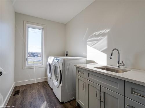 75 Trailview Drive, Tillsonburg, ON - Indoor Photo Showing Laundry Room