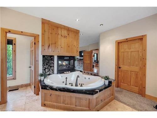 1559 York Road, St. Davids, ON - Indoor Photo Showing Bathroom