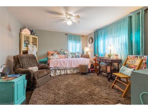 3824 Roxborough Avenue, Crystal Beach, ON - Indoor Photo Showing Bedroom