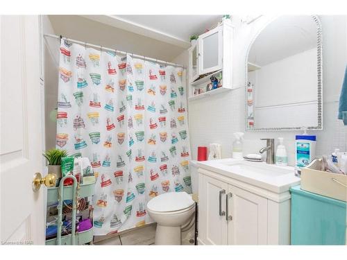 3824 Roxborough Avenue, Crystal Beach, ON - Indoor Photo Showing Bathroom
