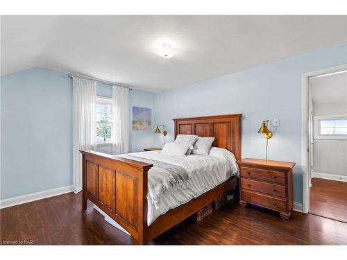 780 Niagara Stone Road, Niagara-On-The-Lake, ON - Indoor Photo Showing Bedroom