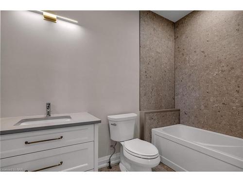 31809 Jacob Lane, Wainfleet, ON - Indoor Photo Showing Bathroom