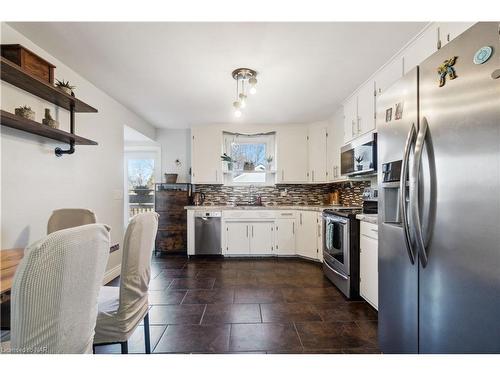 659 Elm Street, Port Colborne, ON - Indoor Photo Showing Kitchen With Upgraded Kitchen