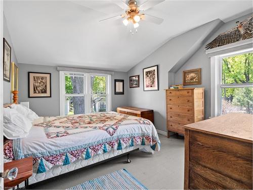 267 Oxford Avenue, Crystal Beach, ON - Indoor Photo Showing Bedroom
