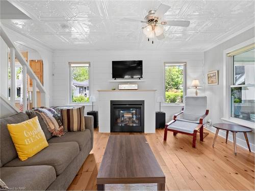 267 Oxford Avenue, Crystal Beach, ON - Indoor Photo Showing Living Room With Fireplace