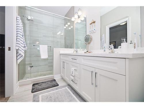 3544 Canfield Crescent Crescent, Stevensville, ON - Indoor Photo Showing Bathroom