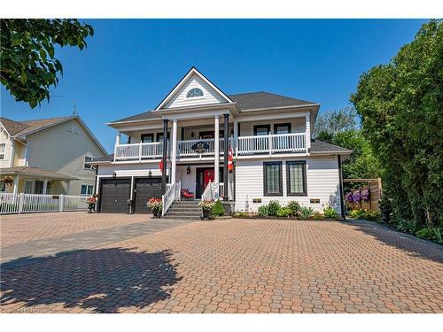 527 Mississagua Street, Niagara-On-The-Lake, ON - Outdoor With Deck Patio Veranda With Facade