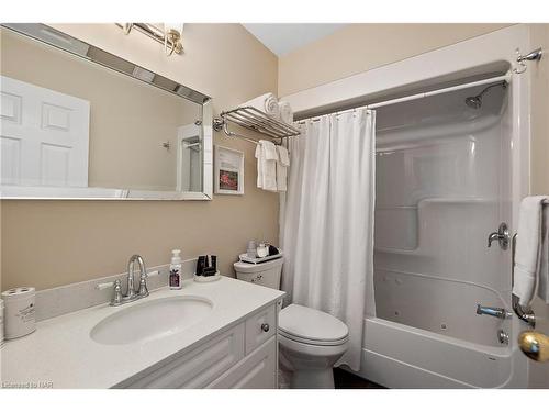 527 Mississagua Street, Niagara-On-The-Lake, ON - Indoor Photo Showing Bathroom