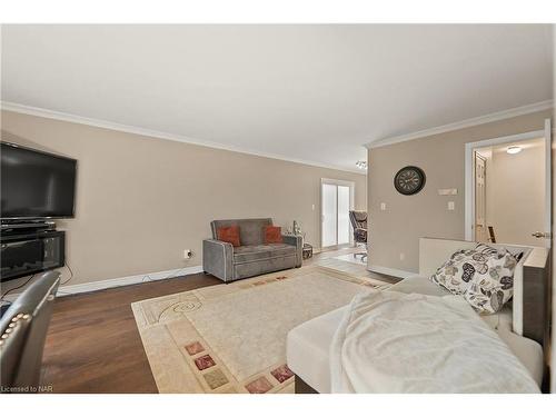 527 Mississagua Street, Niagara-On-The-Lake, ON - Indoor Photo Showing Living Room