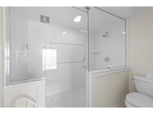1705 Macdonald Drive, Fort Erie, ON - Indoor Photo Showing Bathroom