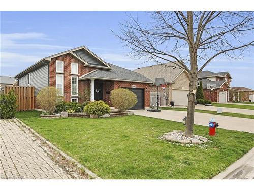 8409 Greenfield Crescent, Niagara Falls, ON - Outdoor With Facade