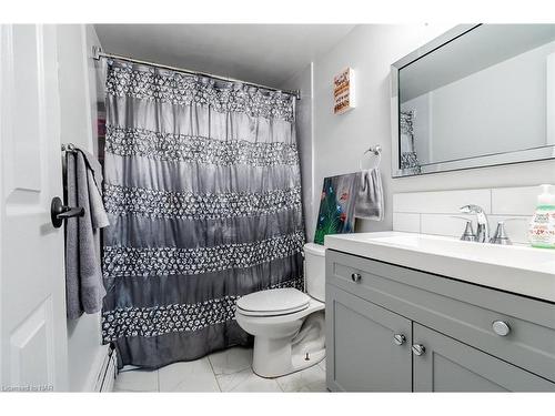 901-359 Geneva Street, St. Catharines, ON - Indoor Photo Showing Bathroom