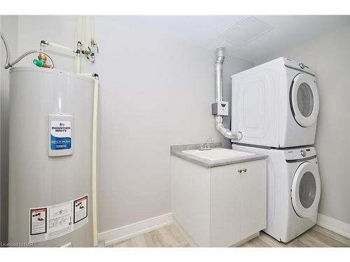 5-300B Fourth Avenue Avenue, St. Catharines, ON - Indoor Photo Showing Laundry Room