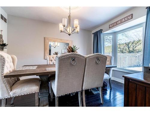 66 Berkwood Place, Fonthill, ON - Indoor Photo Showing Dining Room