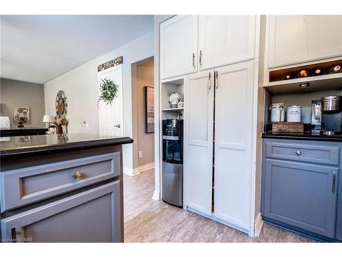 66 Berkwood Place, Fonthill, ON - Indoor Photo Showing Kitchen