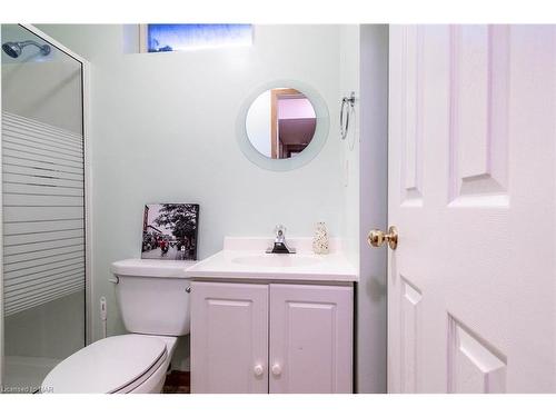 66 Berkwood Place, Fonthill, ON - Indoor Photo Showing Bathroom