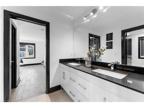 48 Kenmir Avenue, St. Davids, ON - Indoor Photo Showing Bathroom